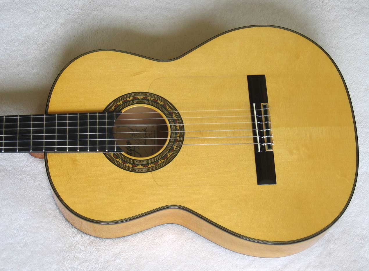 Milagro El Gallo Flamenco Guitar, Spruce Top, Neris Gonzalez Signed Label
