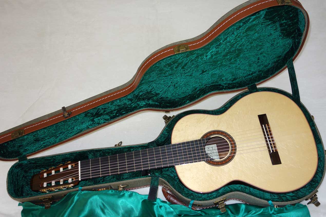 Milagro MRS8 8-String Classical Harp Guitar w/ Case, Bear Claw Spruce Top